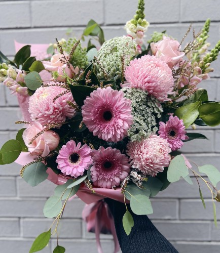 Raspberry Roulade Large Bouquet