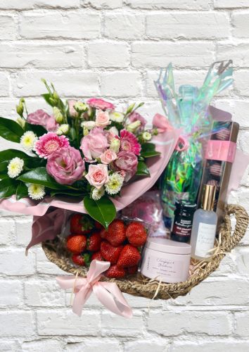 Strawberry & Champagne Hamper